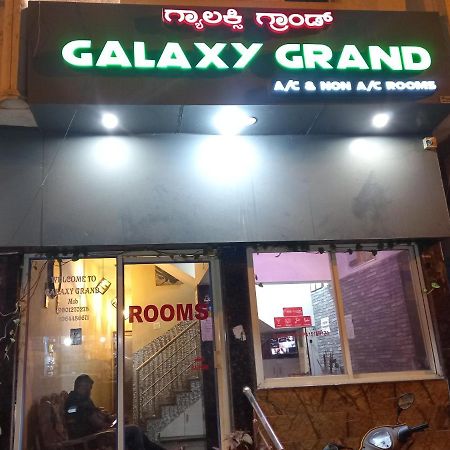 Hotel Galaxy Grand Maisúr Exteriér fotografie