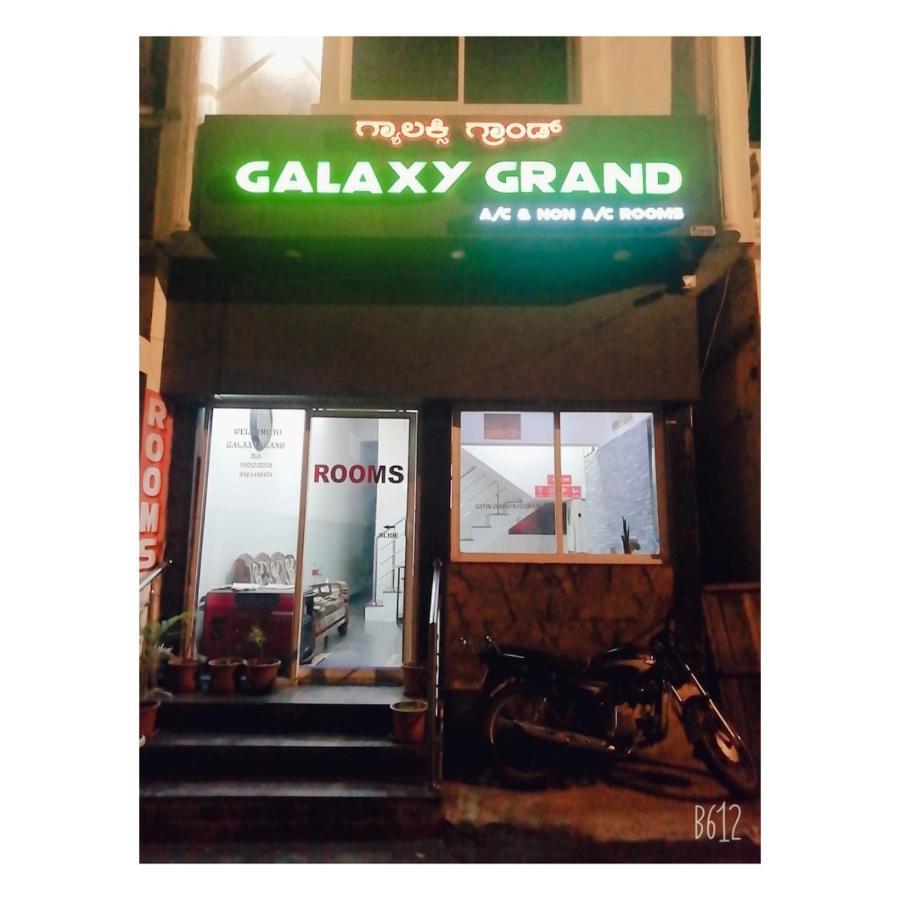 Hotel Galaxy Grand Maisúr Exteriér fotografie